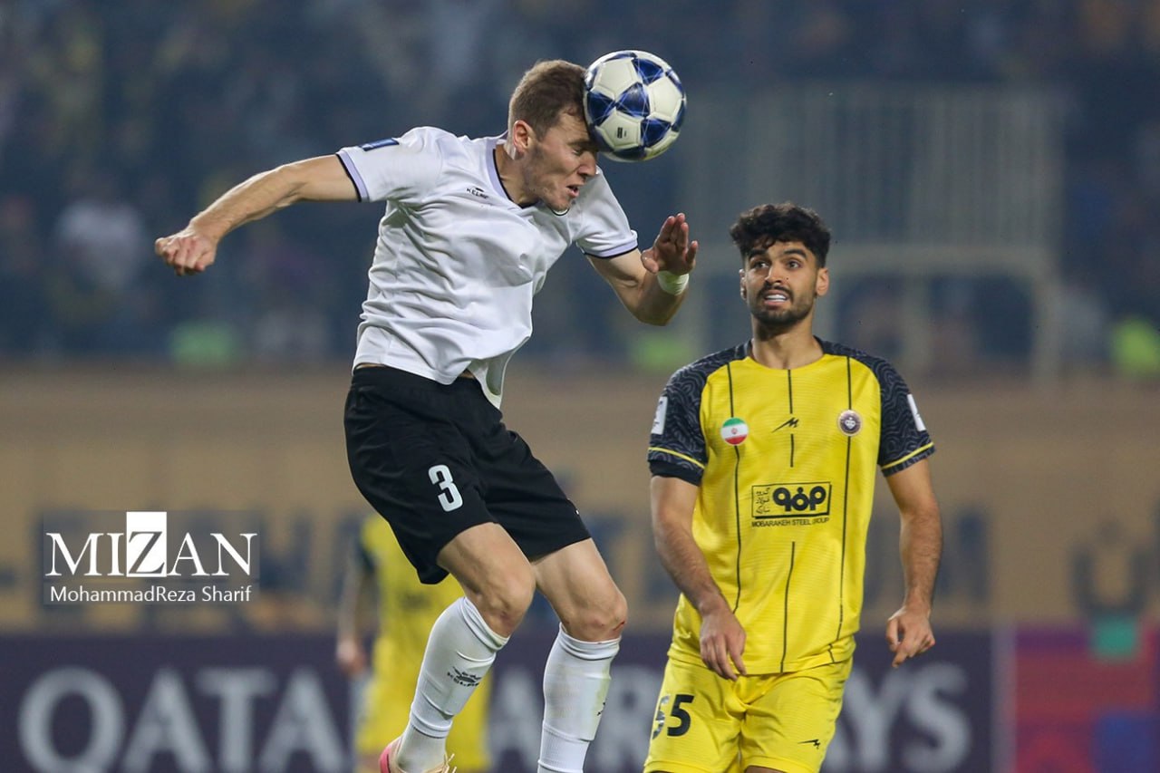 دیدار تیم‌های سپاهان ایران و آخال ترکمنستان