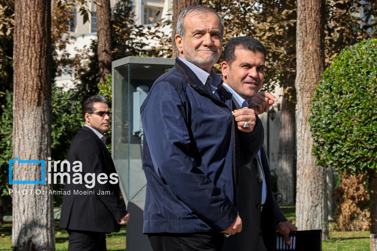 عکس/ اعضای هیأت دولت در جمع خبرنگاران