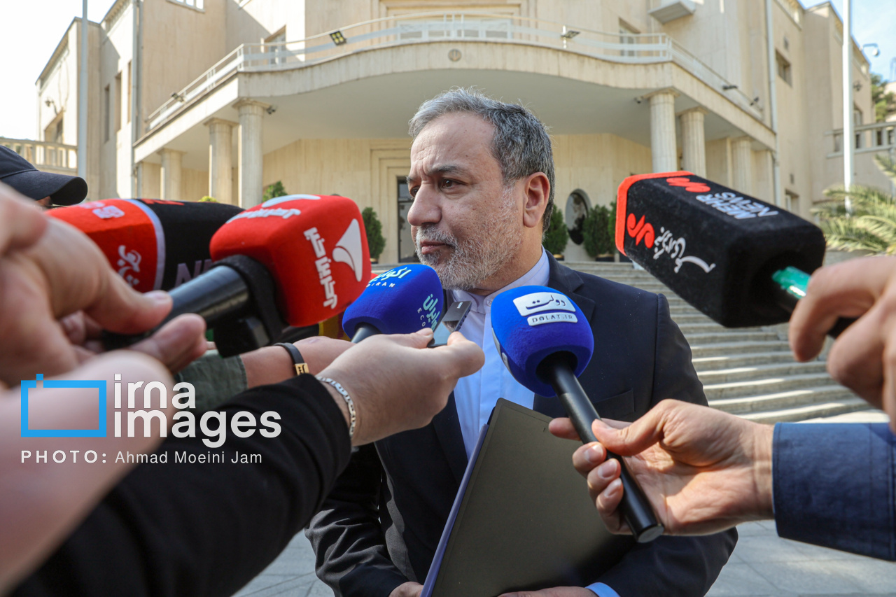 عکس/ اعضای هیأت دولت در جمع خبرنگاران