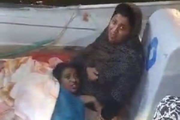 ماجرای انتقال مادر و دختر بیمار هرمزی به بندرعباس با قایق چه بود؟