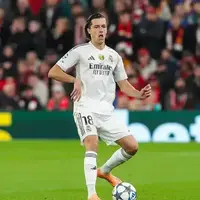 لحظه خنده‌دار ستاره جدید رئال در آنفیلد!