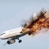 لحظه سقوط هواپیما در شهر لوئیزویل آمریکا