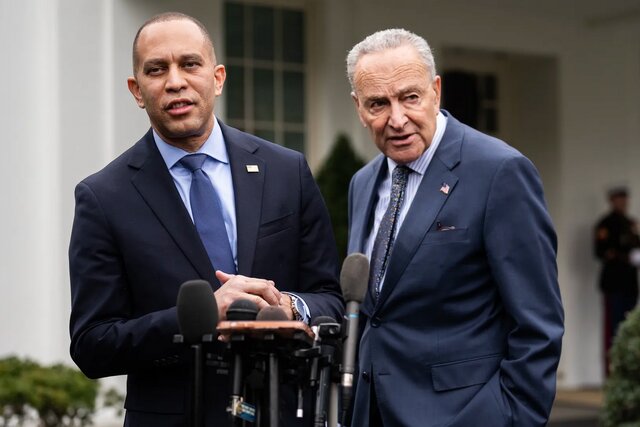 درخواست دموکراتها از ترامپ برای مذاکره درباره بحران تعطیلی دولت فدرال