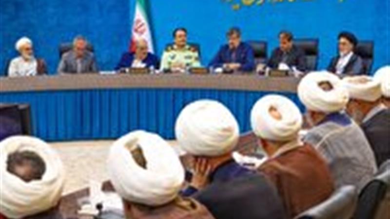 بررسی دغدغه‌های اجتماعی، اقتصادی و فرهنگی در نشست استاندار یزد با جامعه روحانیت