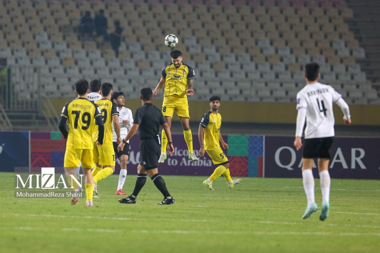 دیدار تیم‌های سپاهان ایران و آخال ترکمنستان