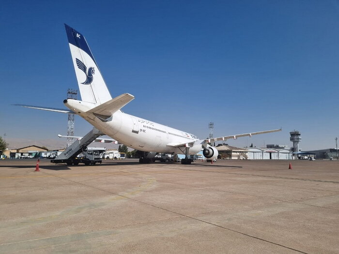 پرواز مدینه - بندرعباس به دلیل شرایط جوی در فرودگاه شیراز فرود آمد