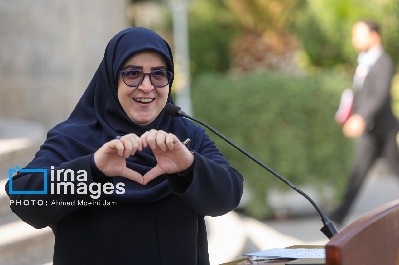 عکس/ اعضای هیأت دولت در جمع خبرنگاران