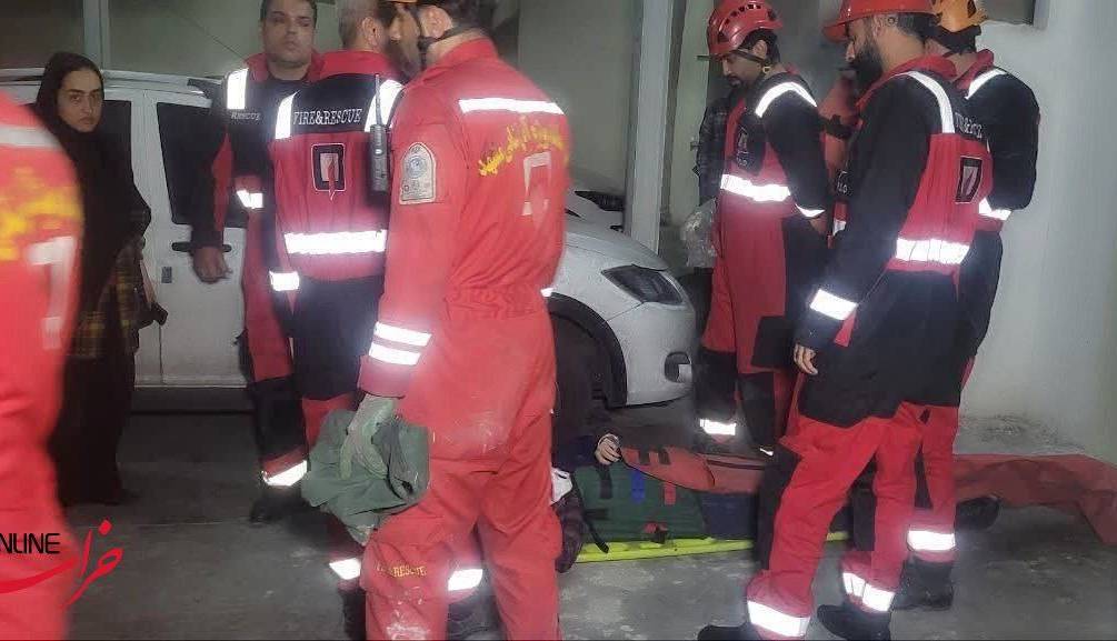 نجات زن جوان از داخل چاله آسانسور در سجادیه مشهد