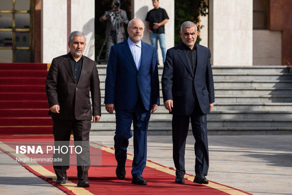 عکس/ مراسم بدرقه رسمی رئیس مجلس به کشور پاکستان