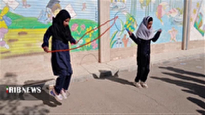 جشنواره مسابقات بومی و محلی با رقابت دانش آموزان دو روستا در قم