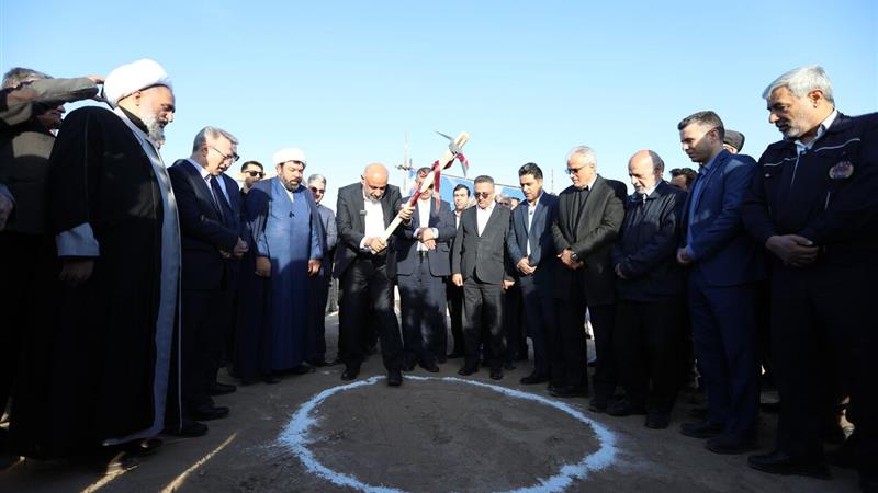 عملیات اجرایی مسکن کارگری زرندیه با حضور وزیر کار آغاز شد