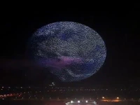 نمایش نور با ۱۶۰۰۰ پهپاد در چین