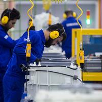 سلامت کارگران و ایمنی محیط کار در اولویت سیاستگذاریها قرار گیرد