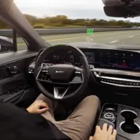 رانندگی بدون نگاه به جاده با سیستم خودران جنرال موتورز تا سال ۲۰۲۸