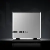 این کامپیوتر مکعبی کوچک، یک هیولای بی‌شاخ‌و‌دم است