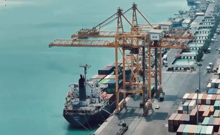 معاون رئیسجمهور از بندر بوشهر بازدید کرد