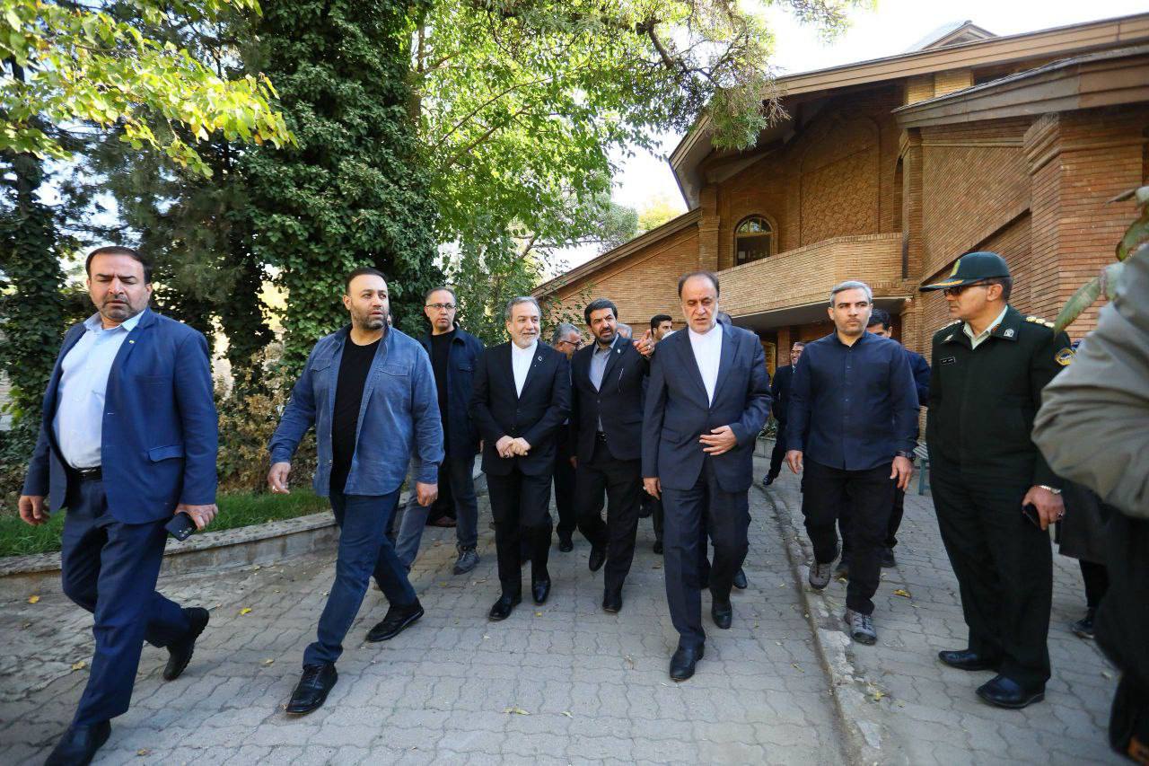  بازدید عراقچی از دانشگاه دی هشت در همدان