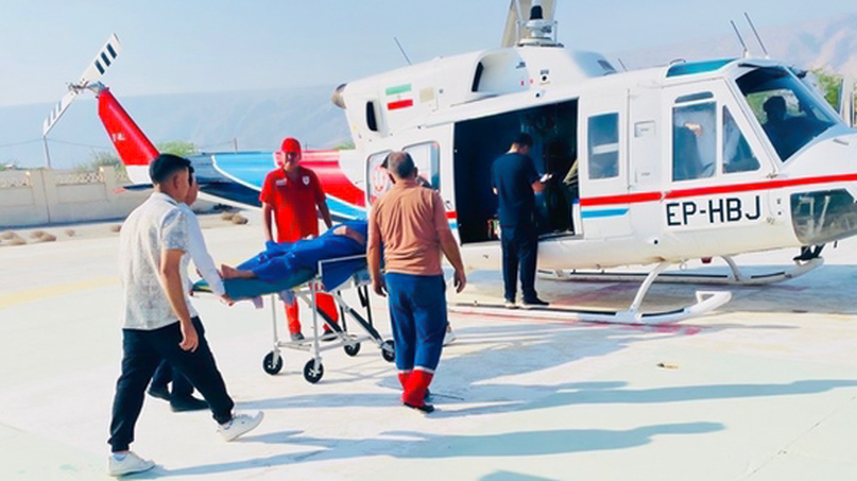 نجات جان 2 بیمار بدحال با بالگرد اورژانس هوایی در هرمزگان