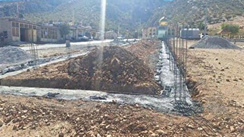 آغاز ساخت ۱۳ دهنه مغازه در آستان امام‌زاده سیدعبدالله (ع)