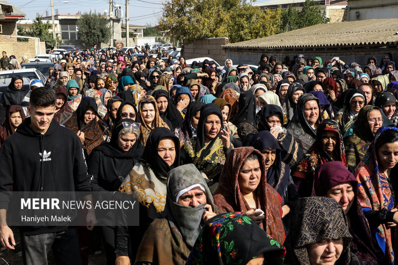 عکس/ تشییع پیکر «صابر کاظمی» در آق قلا