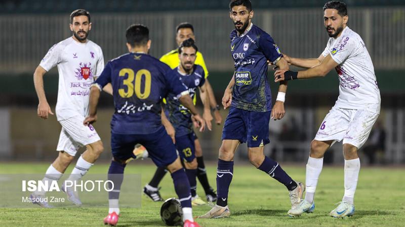 چادرملو - آلومینیوم؛ تقابل باثباتترین نیمکتها در نبرد حساسی که بوی صدرنشینی میدهد