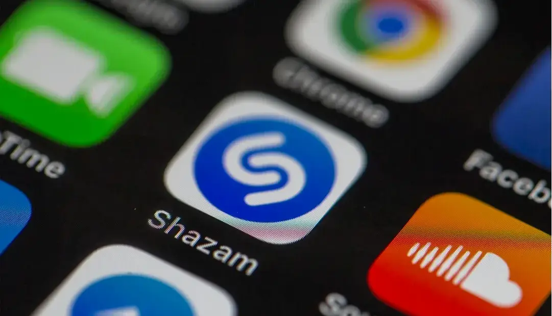 شازم، نرمافزار تشخیص آهنگ آیفون، شیشهای شد