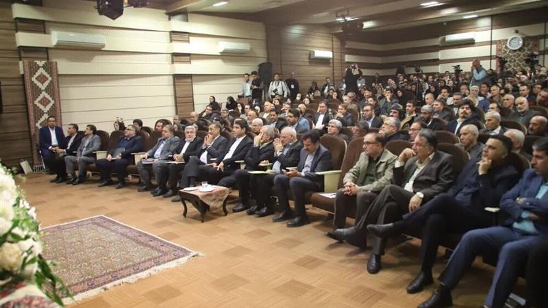 برگزاری دیدار فعالان و سرمایهگذاران اقتصادی استان کردستان با رییسجمهور