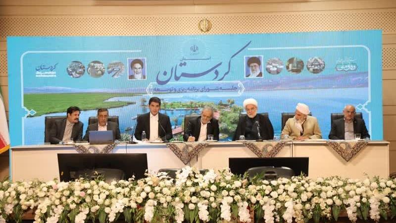 استاندار: رفع موانع توسعهای کردستان نیازمند تصمیمگیری در سطح ملی است