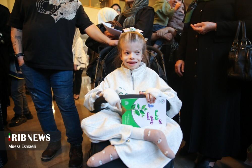 اکران فیلم مستند «پرواز پروانه‌ها» در تالار وحدت تهران