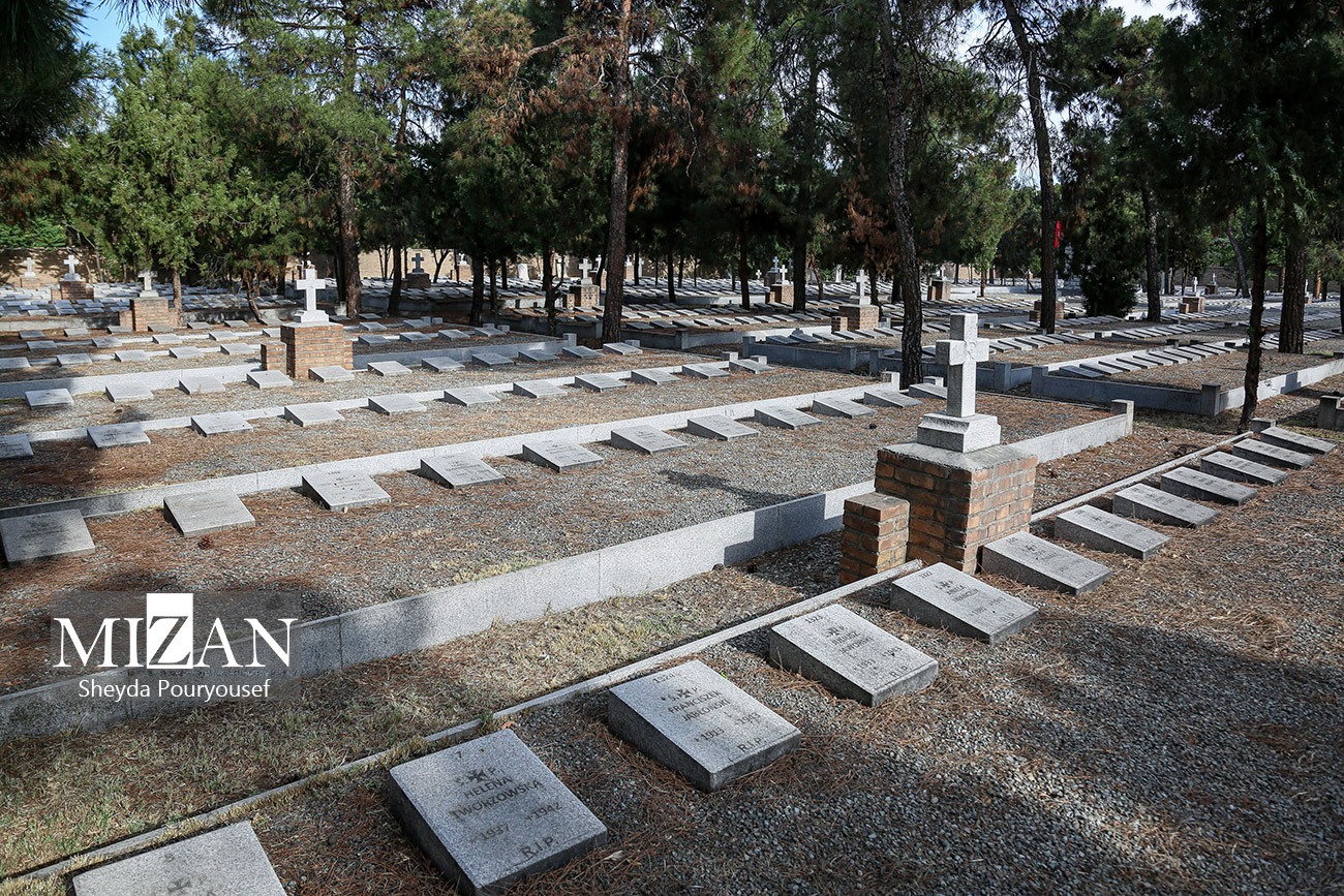 آرامستان لهستانیهای دولاب؛ یادگاری از جنگ جهانی دوم