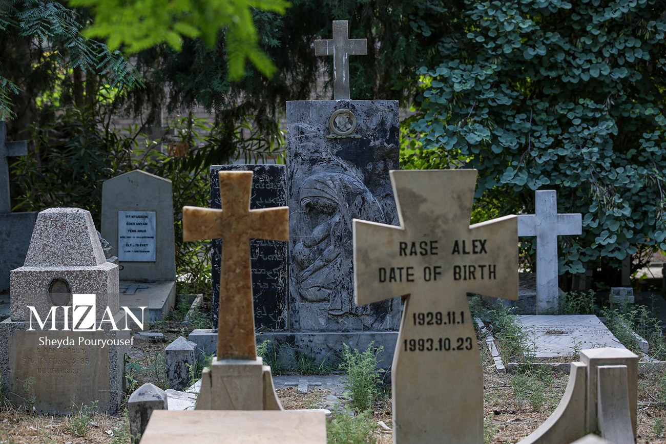 آرامستان لهستانیهای دولاب؛ یادگاری از جنگ جهانی دوم