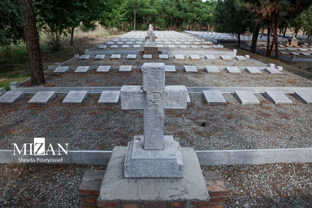آرامستان لهستانیهای دولاب؛ یادگاری از جنگ جهانی دوم