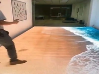 ساحل رو به اتاقش آورده !