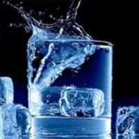 مضرات نوشیدن آب سرد برای بدن