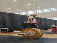 تمرین پرچمدار کاروان قهرمان وزنهبرداری جهان پیش از حضور در مراسم افتتاحیه