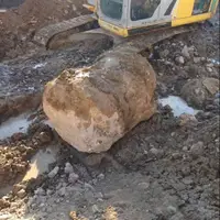 کشف تکه ستون تاریخی در منطقه «دوخواهران» نهاوند