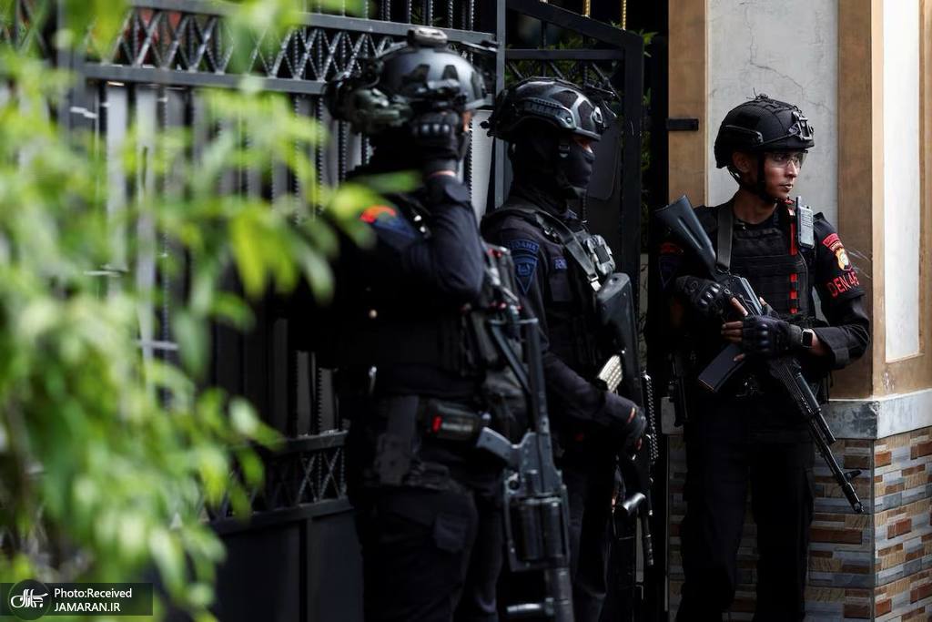 عکس/ انفجار در اندونزی هنگام نماز جمعه با ۵۴ زخمی