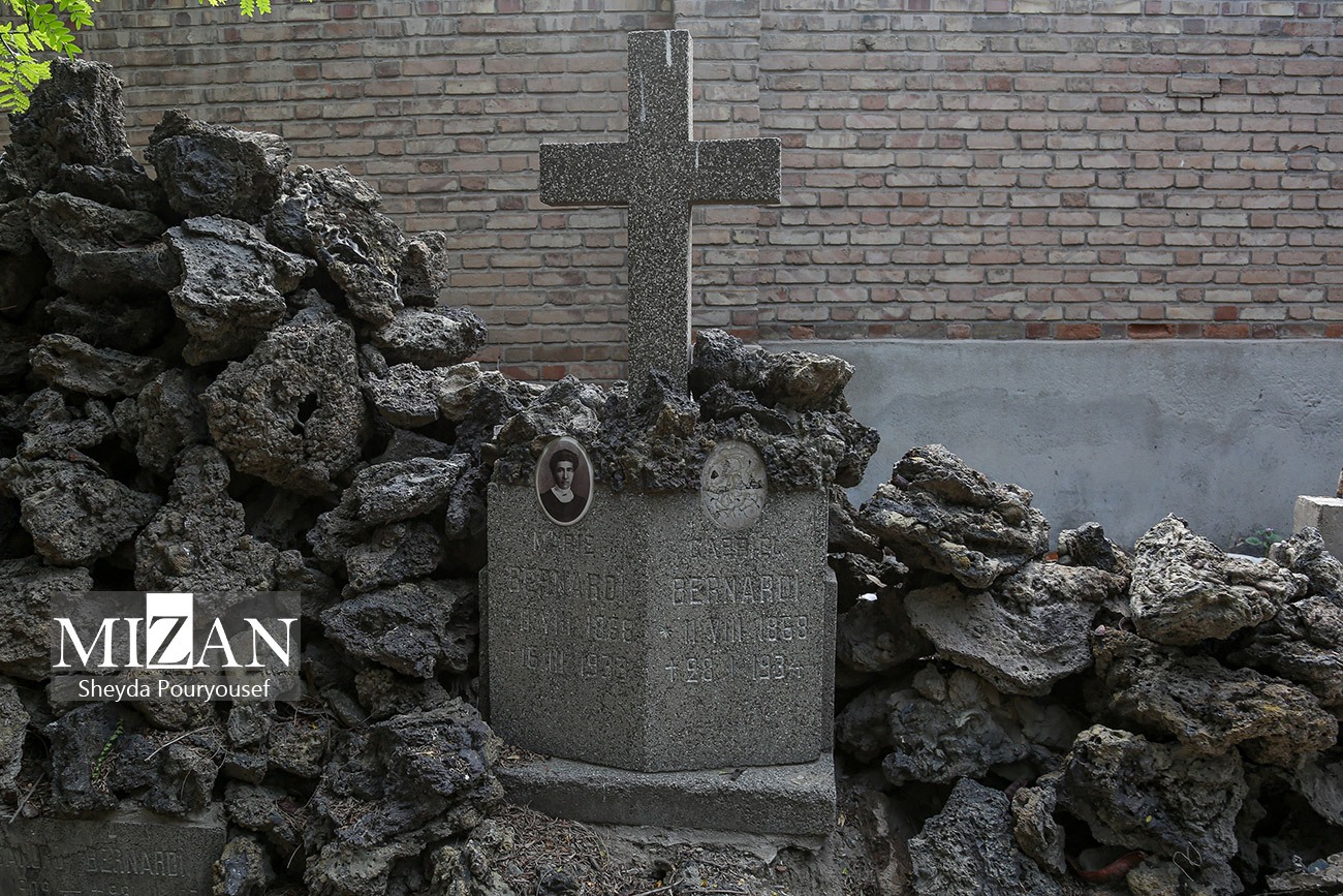 آرامستان لهستانیهای دولاب؛ یادگاری از جنگ جهانی دوم