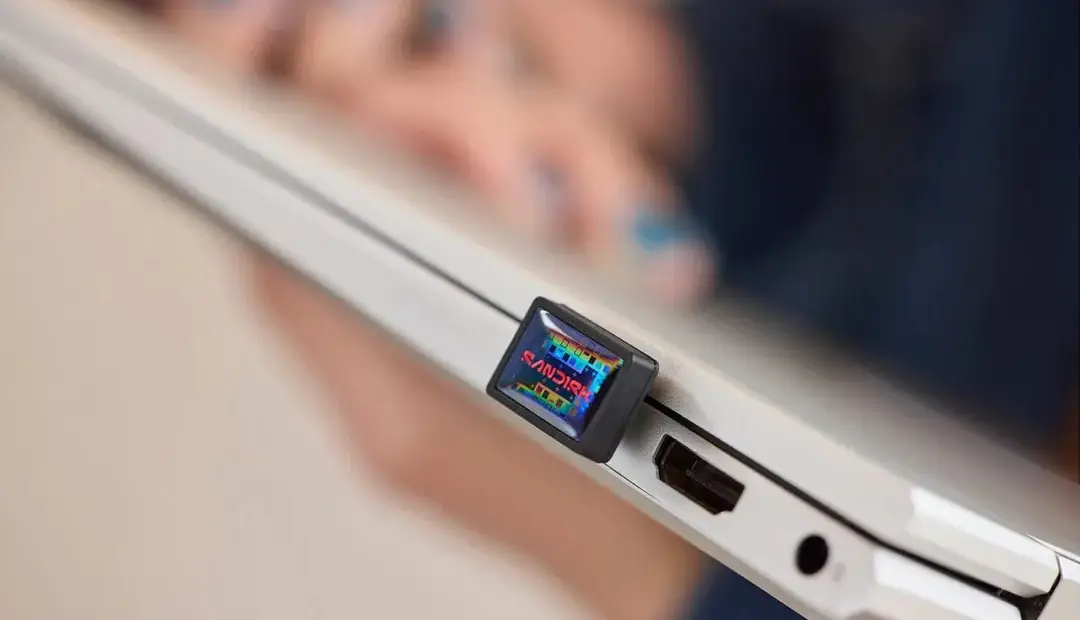 این کوچکترین فلش یک ترابایتی USB-C در دنیا است