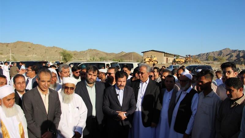 آغاز عملیات ساخت ۱۳۰۰ کلاس درس در سیستان و بلوچستان با حضور معاون رئیسجمهور