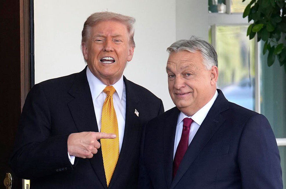 تصاویر دیدنی امروز؛ از خسارات توفان های موسمی تا سالگرد انقلاب اکتبر روسیه