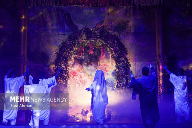 عکس/ اجرای نمایش «نگین شکسته» در مشهد