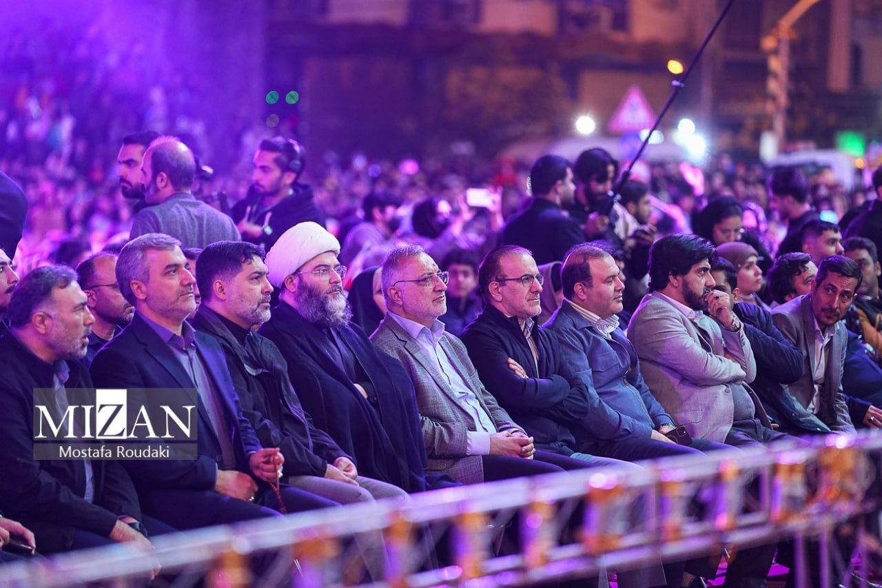 عکس/ تصاویری از مراسم رونمایی از مجسمه «زانو زنندگان برابر ایران»