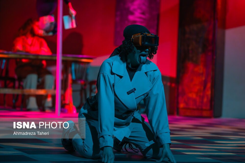 نمایش "مادر مخوف" در فضایی دلهره‌آور و معمایی