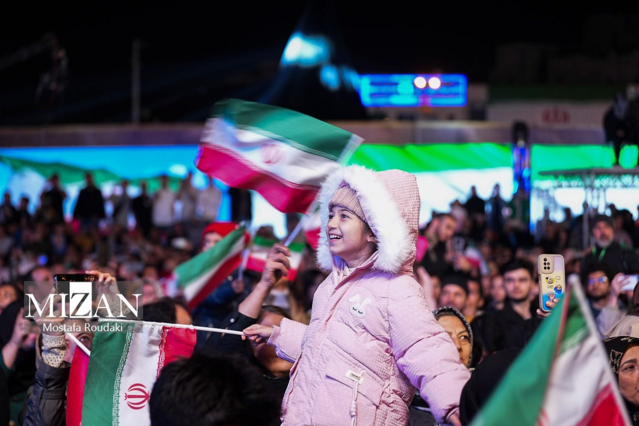 عکس/ تصاویری از مراسم رونمایی از مجسمه «زانو زنندگان برابر ایران»