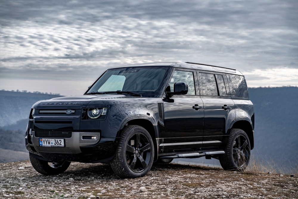 لندروور دیفندر؛ خودرویی که مخصوص هر شاه و ملکهایه!