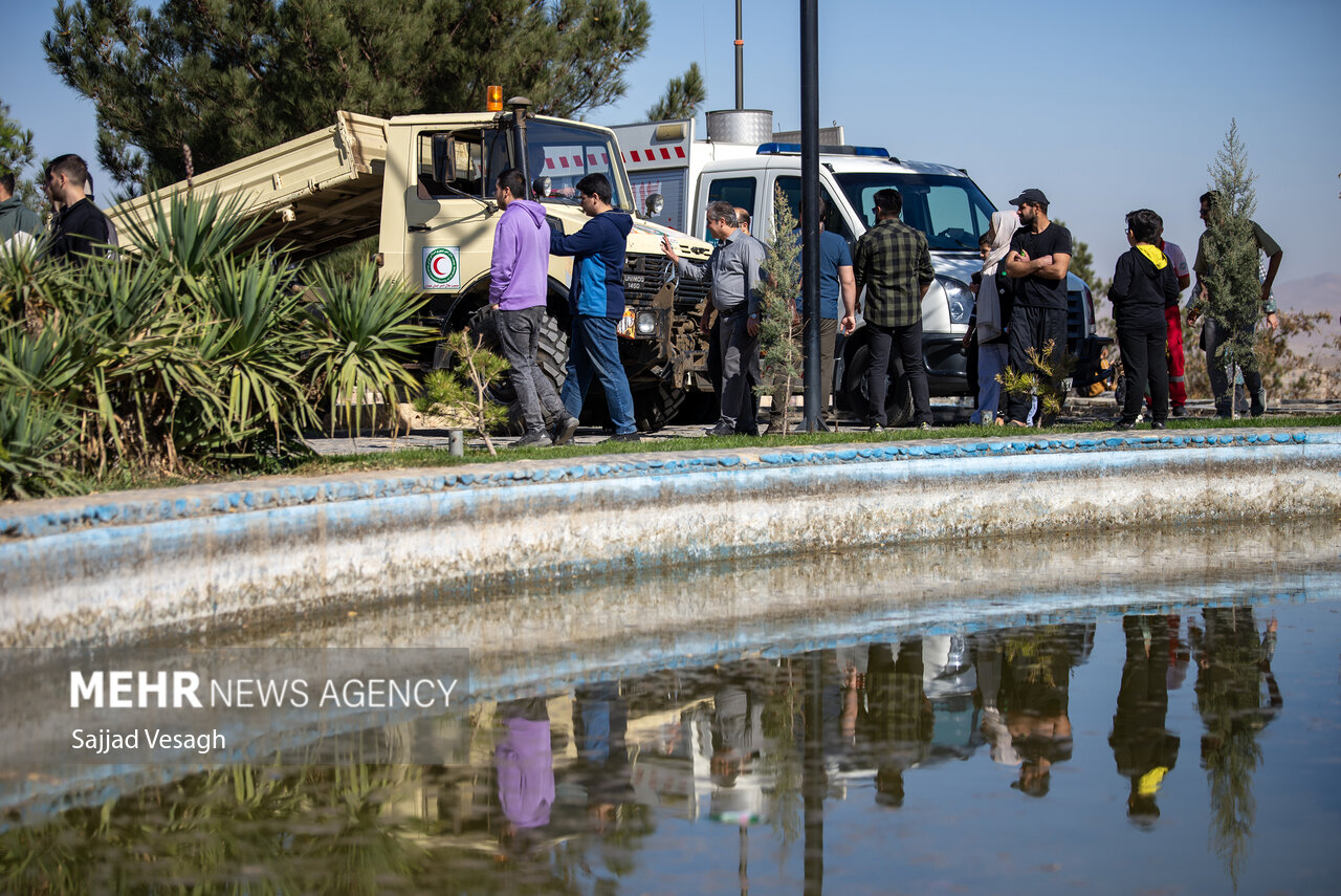 همایش خودروهای کلاسیک در همدان