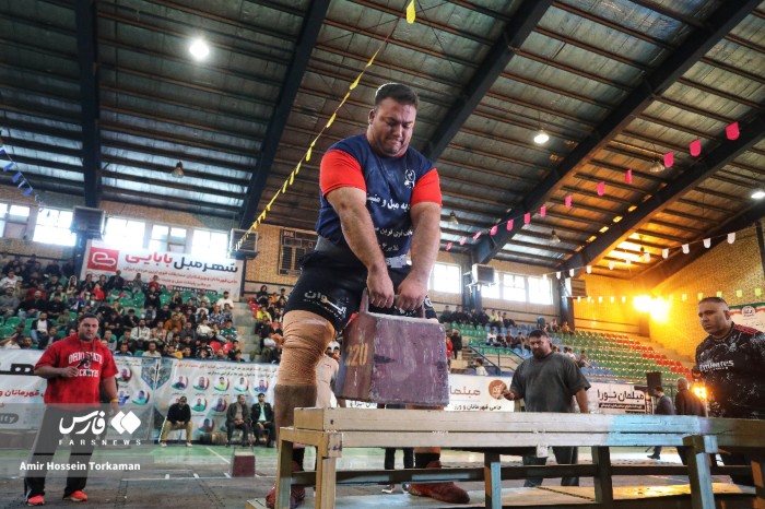 مسابقات قویترین مردان ایران در ملایر