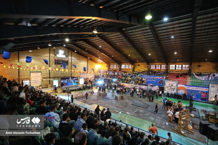 مسابقات قویترین مردان ایران در ملایر