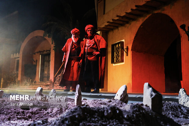 عکس/ اجرای نمایش «نگین شکسته» در مشهد